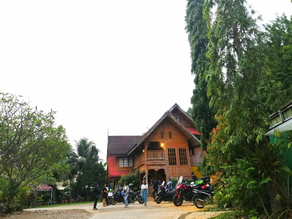Crossroads House Hotel Mae Hong Son Ngoại thất bức ảnh