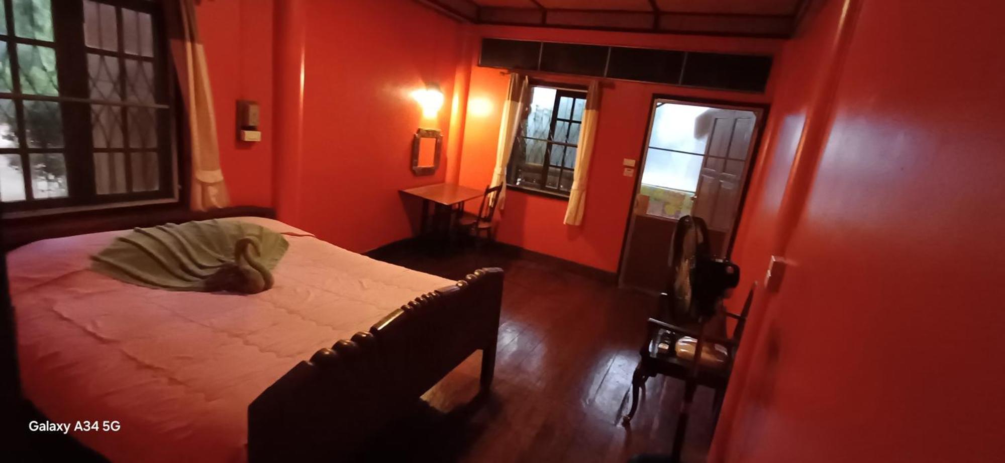 Crossroads House Hotel Mae Hong Son Ngoại thất bức ảnh