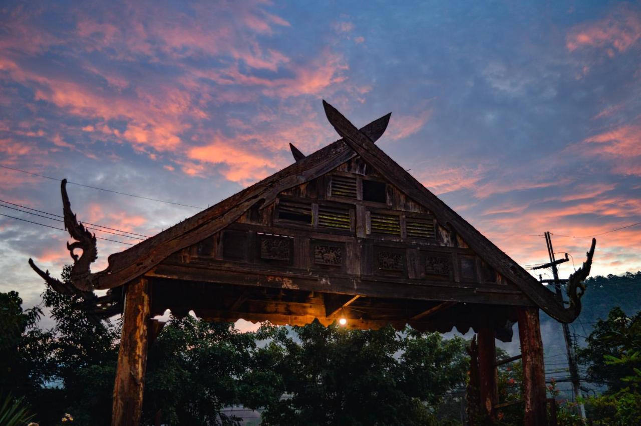 Crossroads House Hotel Mae Hong Son Ngoại thất bức ảnh